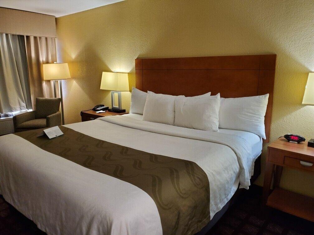 Quality Inn & Suites Northampton - Amherst Buitenkant foto