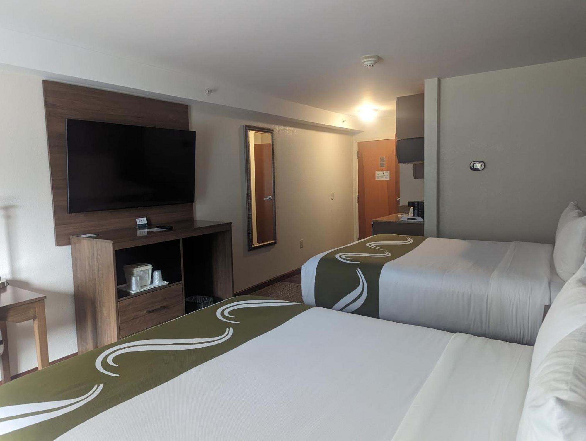 Quality Inn & Suites Northampton - Amherst Buitenkant foto