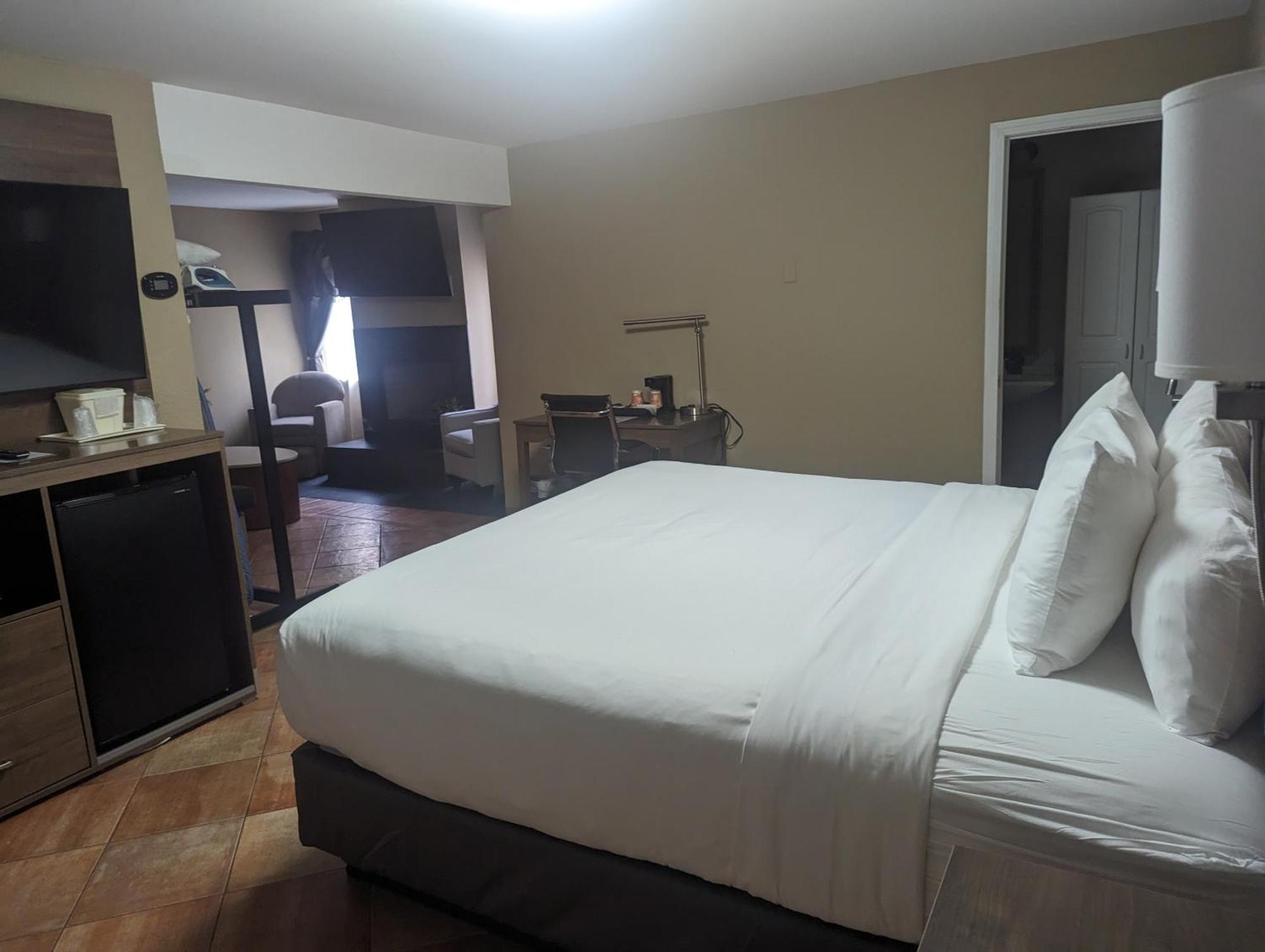 Quality Inn & Suites Northampton - Amherst Buitenkant foto