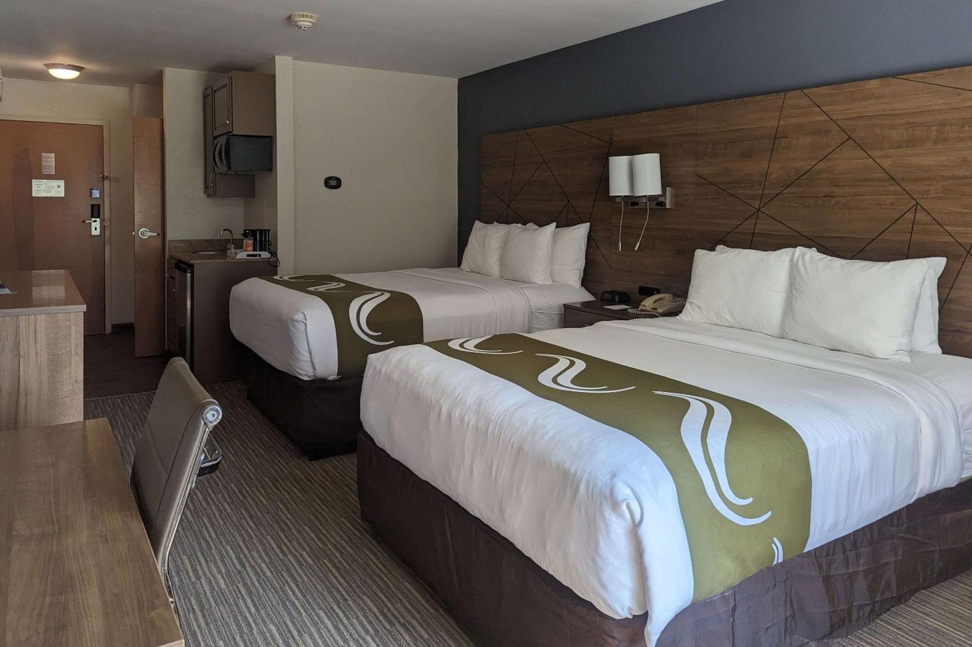 Quality Inn & Suites Northampton - Amherst Buitenkant foto